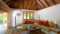 Island Hideaway - Raamba Retreat Living Room